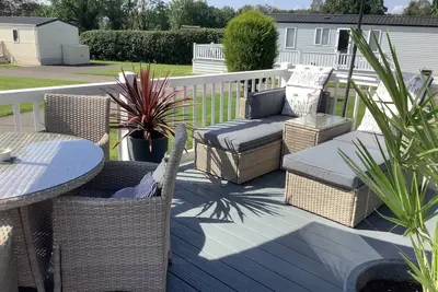 Image de Luxury Holiday Home, Large Balcony, Quality Outdoor Furniture, Bbq - Indoor Pool