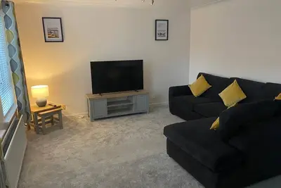 Image de Large 1 bed flat with parking, central Broughty Ferry