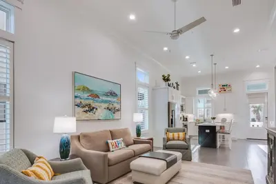 Image de Bvr 30 - Whim by the Beach by Liquid Life