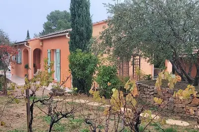 Image de Villa calme piscine privative et dépendance, 4 mn à pied centre Lorgues Provence