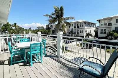 Image de Lj's Cottages 3 - Balcony Views Beach Pool Sand Sunsets