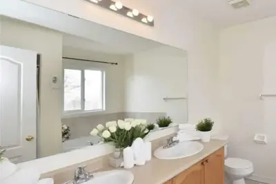 Image de A semi detached 3 bedroom house