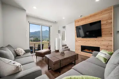 Image de Snowbasin Chalet Ro5061| Pool |Hot Tub |Pickleball