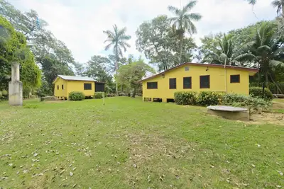 Image de Beautifully maintained cabin on the quiet Banks of the Sittee River.