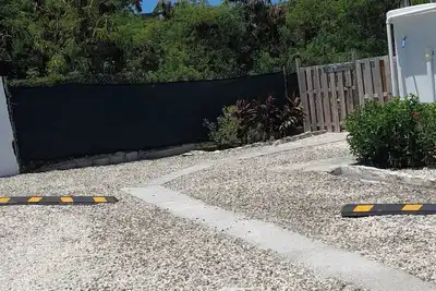 Image de 5-minute drive to the grace bay area for shopping, beach and restaurants