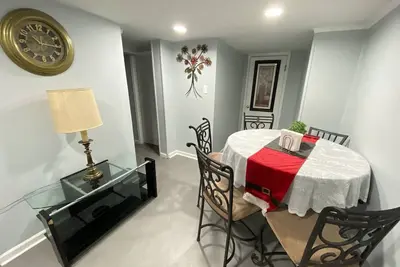 Image de Cozy One Bedroom apt Close2all fun, 20minutes 2 Ny, 7mins. Via Ny WaterwayFerry.