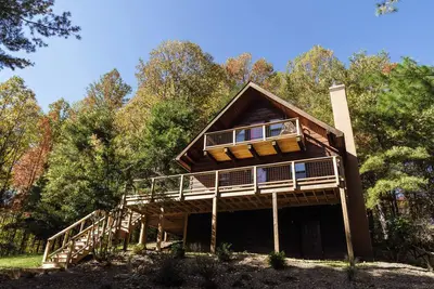 Image de Pet-Friendly Stay Near Old Rag + White Oak Canyon - Cozy Log Cabin