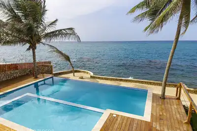 Image de Splashing view of waves