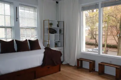 Image de Cozy Midtown Atlanta condo overlooking Piedmont Park. Centrally- Located!