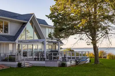 Image de Hamptons Peconic Bay Beach Front Home
