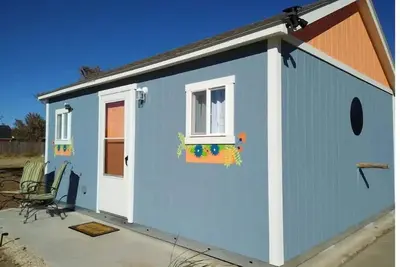 Image de The Birdhouse in Texas - Try Us in a Small Town!