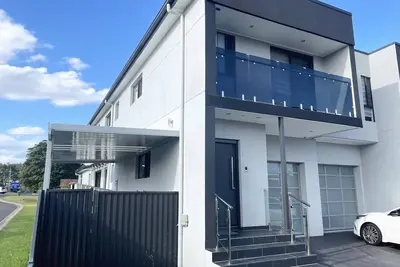 Image de Spacious, Modern 2 En-suite Duplex w/ Garage