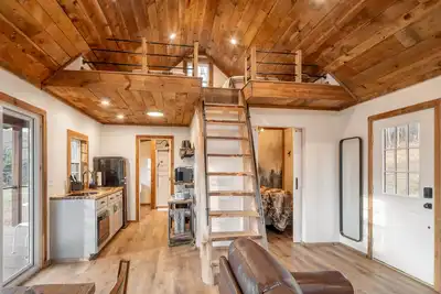 Image de A Tranquil Retreat on a 67-Acre Farm Surrounded by the Gw National Forest