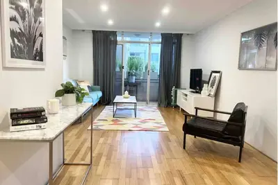 Image de Bondi Beach Pad 5min to the sand! w/ option for 2 car spaces if required.