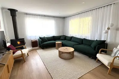 Image de Cosy beach house | 500m to beach | Bed linen | WiFi | Family-friendly