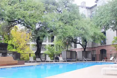 Image de Downtown Austin 2bd 2bth - Free Parking + Pool
