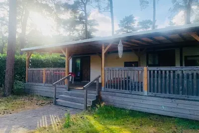 Rustig gelegen chalet op vakantiepark \nwww. huisjeveronica. nl\n