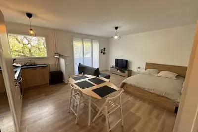 Image de Appartement rénové près de Paris (métro 11)