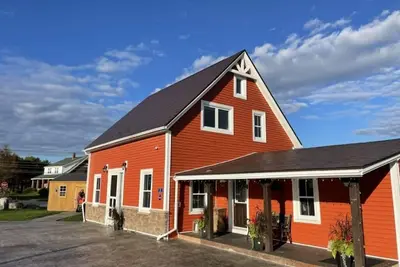 Image de Relax on the South Shore, steps from 2 beaches, ocean views & hot tub.