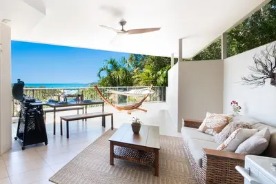 Image de 3-bed contemporary designed townhouse with sea views from all rooms