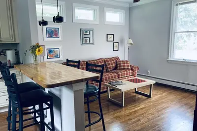 Image de Peaceful, Safe Apt. 15 min from Hospitals. City Island. Pet-Friendly.