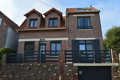 Image de Maison avec vue sur mer Ă 5 minutes a pied de la plage