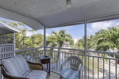 Image de Beachfront Townhouse will Pool!
