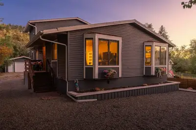 Image de Luxury Durango Retreat, 5 Min to Downtown, Hot Tub, Views, Games, Pets Welcome!
