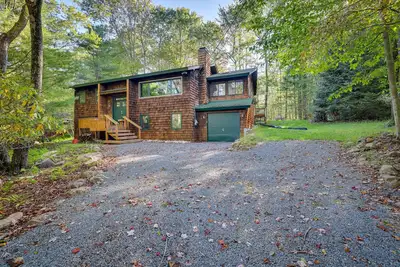 Image de Private Hot Tub: Pocono Pines Cabin Getaway!
