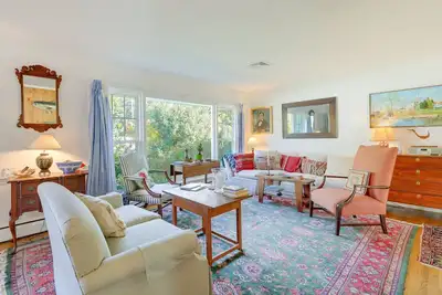 Image de Walk to Beach & Main St Hyannis: Cape Cod Home!