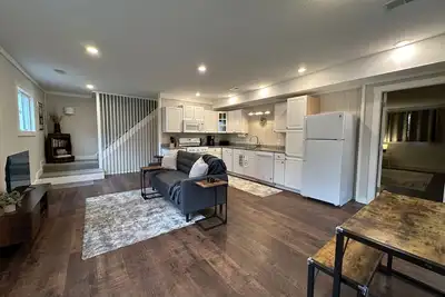 Image de Downtown Retreat: Dog-Friendly Haven for 30+ Day Stays! 1 mile to downtown.