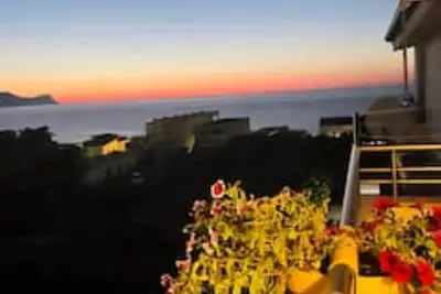 Image de Happy home! House by the sea