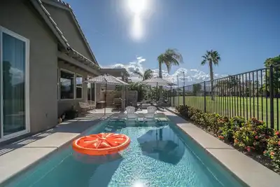 Image de Cool Vibes and Savings 10% - Misters - Pool -Pets!