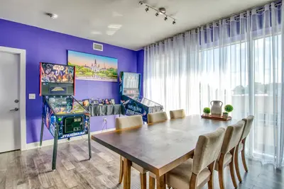 Image de *Brand New Listing* Pinball Penthouse of Nola Near FrenchQtr-Sleeps 6