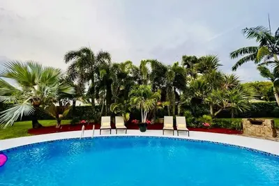 Image de 10 mins to Beach, 4 Bd, Heated pool, 15 mins to Boynton Downtown