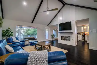 Image de Lake Front in Rowlett 3 Bedroom 2. 5 Bath