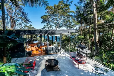 Image de Fig Tree House A Luxe Indoor Outdoor Bay Panorama