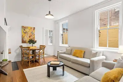 Image de Harbourfront meets Heritage Chic near Barangaroo