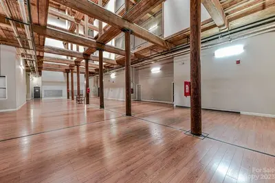 Image de Loft away from home - Converted Factory