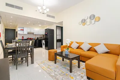 Image de Spacious Apt Near Water Canal with Skyline View
