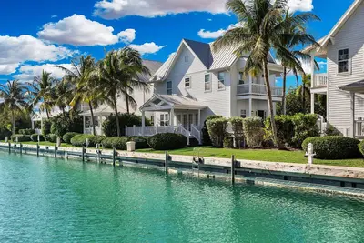 Image de New Updated Villa- Coral Lagoon 3bed 2. 5 bath Luxury Home