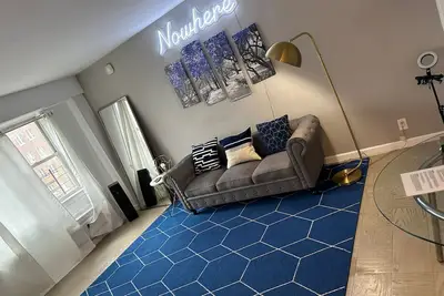 Image de Modern Manhattan Aparment with Electric Fire Place