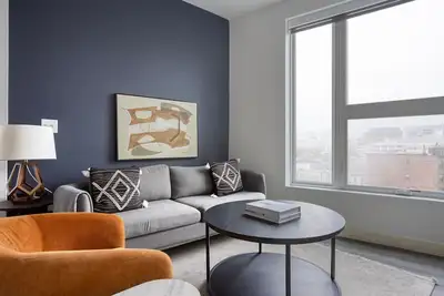 Spacious Central Square 2br w/Doorman, near Charles River, by Blueground