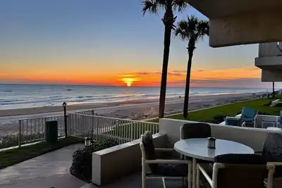 Image de 106 Ormond Ocean Club Ocean Front Condo - Welcome to Paradise