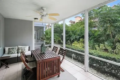 Image de Garden view Siesta Key condo Pickleball, 2 pools, beach access - Gbb 1326