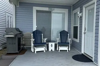 Image de 2br Cozy Lakefront - Your Lakeside Getaway!