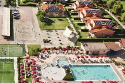 Image de Agréable appartement pour 6 personnes avec piscine, climatisation, Wifi, Tv, patio et parking