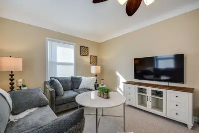 Image de Quaint Cedar Rapids Home, 4 Mi to Downtown!