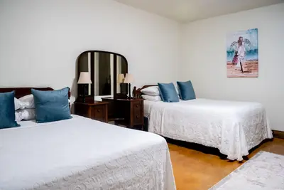 Image de #7: Horse Oasis - 73 Acres - Queen Beds -10min to Round Top