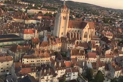 Image de Coeur de ville, appartement en rez de chaussée, pouvant accueillir 4 personnes.
